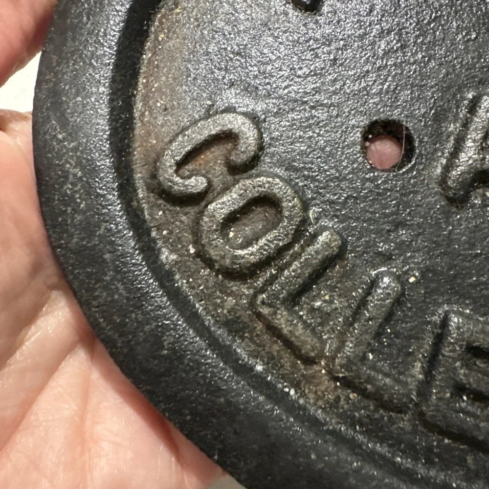 ANTIQUES COLLECTABLES  Sign 7.5 Inch Heavy  Cast Iron Oval